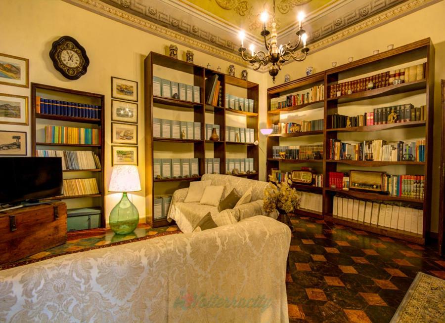 渥尔特拉Residenza Storica Palazzo Ricciarelli别墅 外观 照片