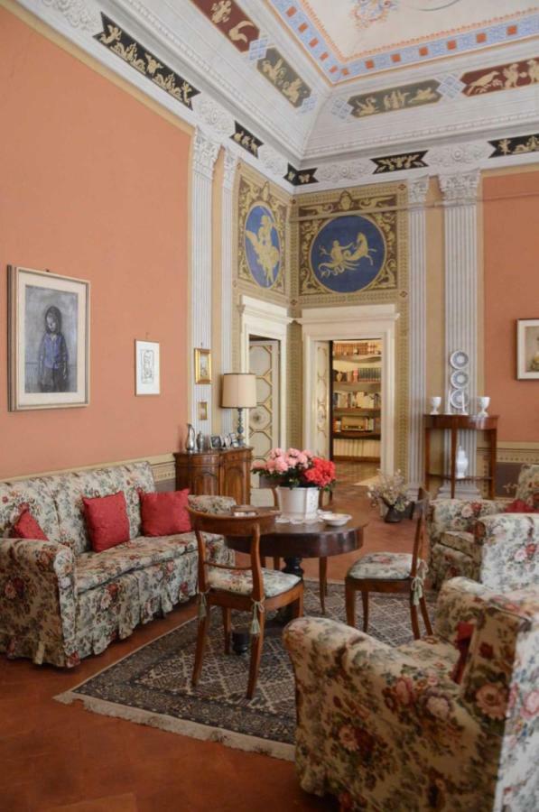 渥尔特拉Residenza Storica Palazzo Ricciarelli别墅 外观 照片
