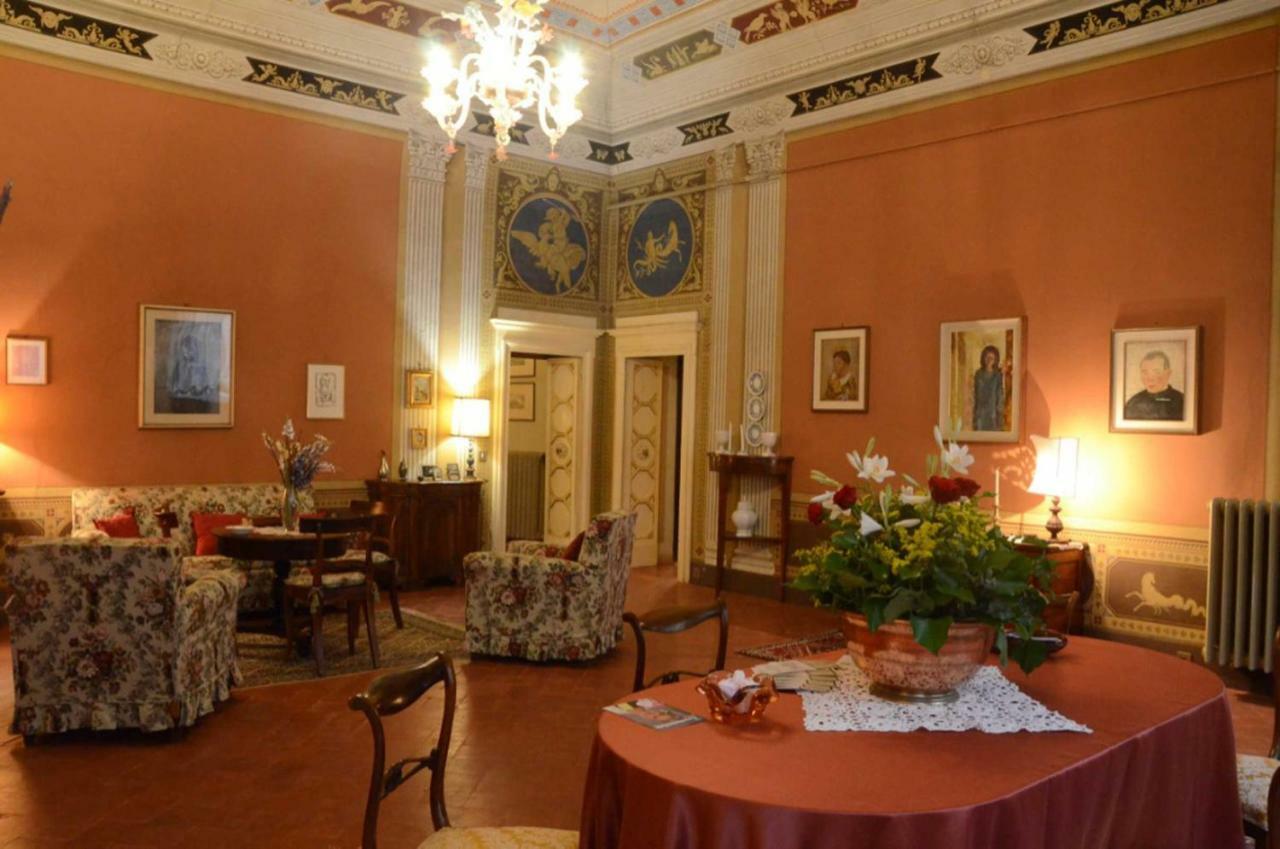 渥尔特拉Residenza Storica Palazzo Ricciarelli别墅 外观 照片